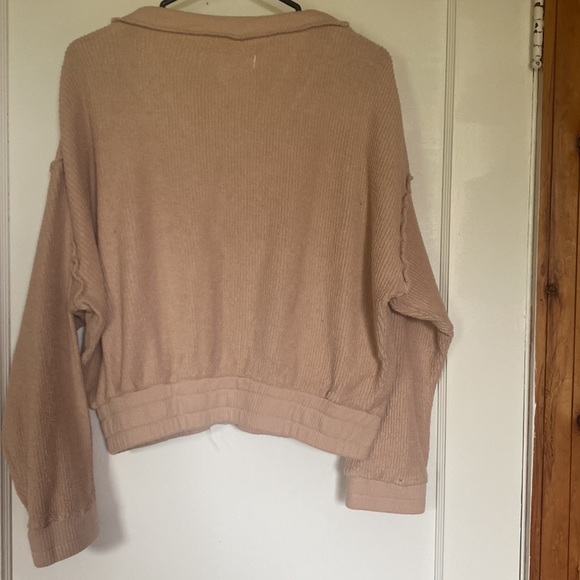 Cropped Button-Up Sweater - Picture 4 of 4